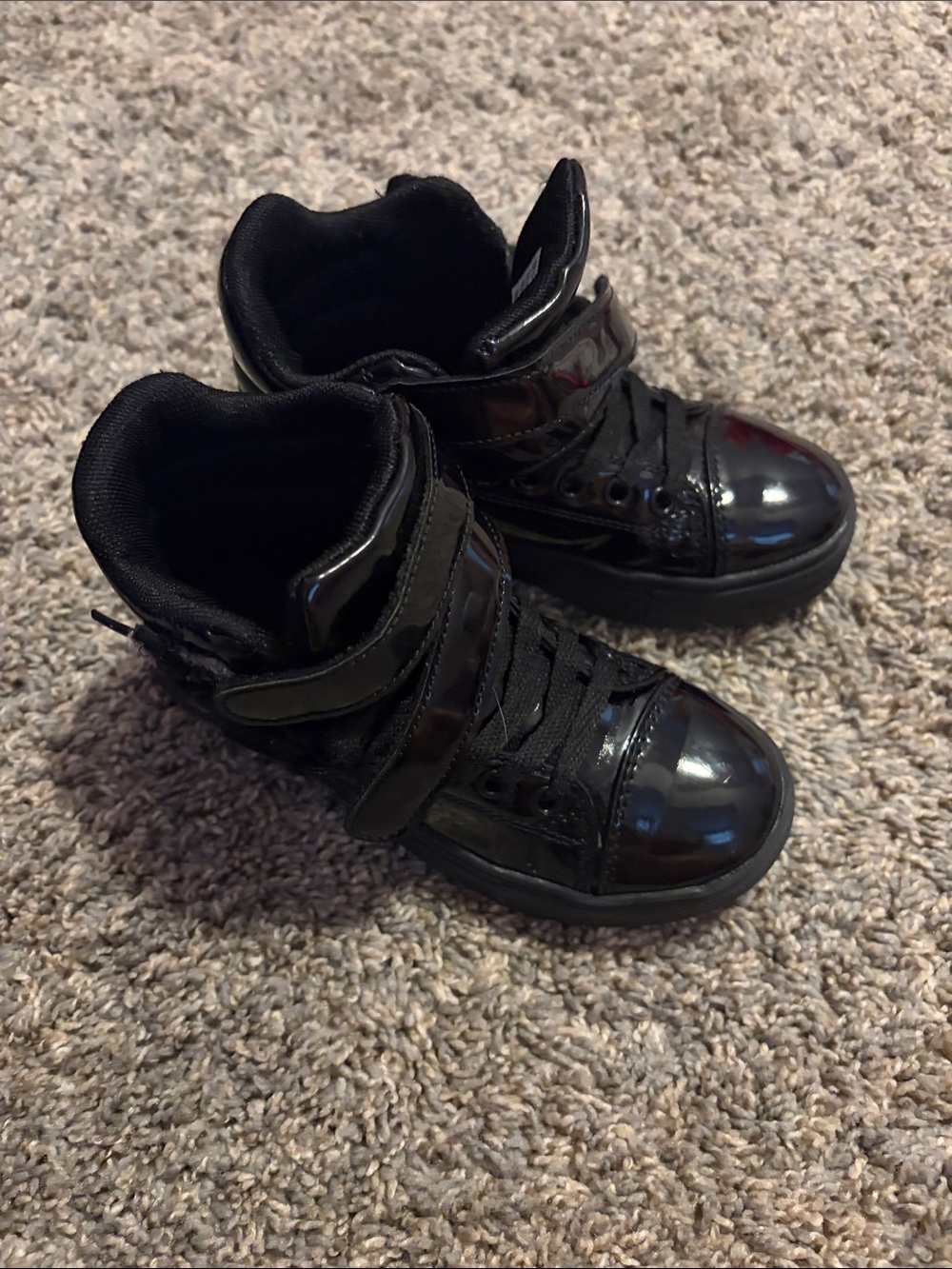 Kids High-Top Sneakers in Black - Stylish Everyday Shoe
